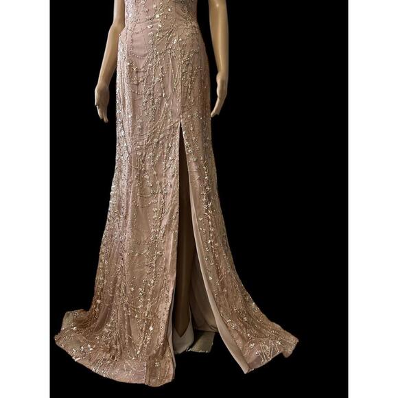 Elegant Evening Gown - Picture 4 of 8